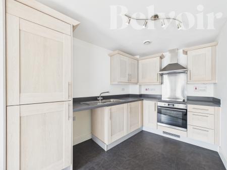 1 bedroom Flat for sale in Edmund Court, Basingstoke, RG24