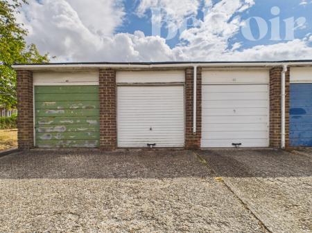 2 bedroom Maisonette for sale in Grainger Close, Basingstoke, RG22