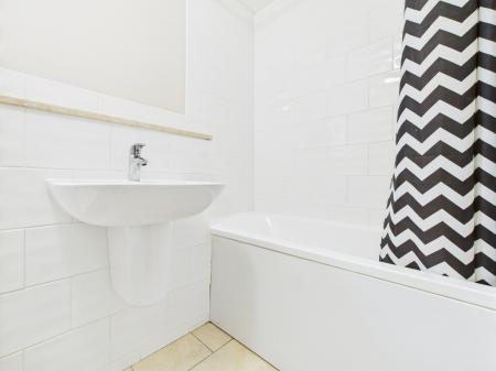 1 bedroom Flat to let in Glamis Close, Oakley, Basingstoke, RG23