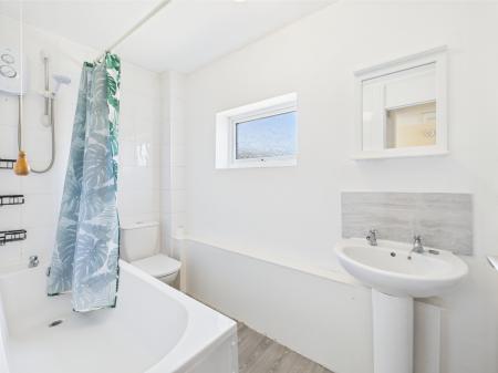 2 bedroom Flat to let in Pershore Road, Popley, Basingstoke, RG24