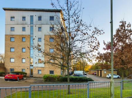 1 bedroom Flat to let in Priestley Road, Limes Park, Basingstoke, RG24