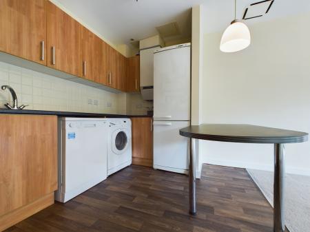 1 bedroom Flat to let in Priestley Road, Limes Park, Basingstoke, RG24