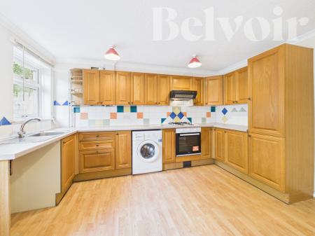3 bedroom End of terrace house to let in Culver Road, Kings Furlong, Basingstoke, RG21