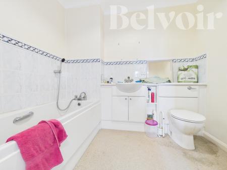 2 bedroom Flat to let in Crown Heights, Alencon Link, Basingstoke, RG21
