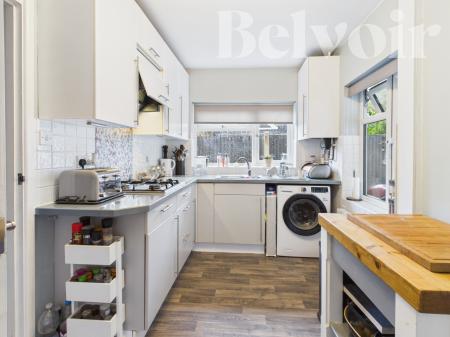 2 bedroom Bungalow to let in Sarum Hill, Town Centre, Basingstoke, RG21