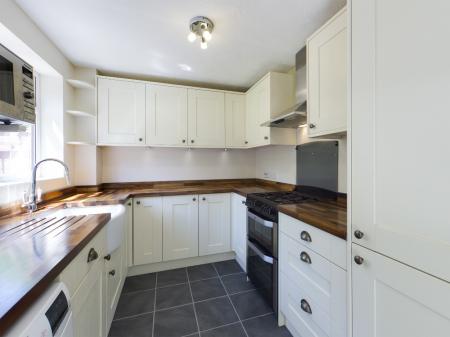 3 bedroom Semi-detached house to let in Woodlands, Chineham, Basingstoke, RG24