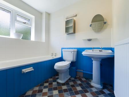 3 bedroom Semi-detached house to let in Woodlands, Chineham, Basingstoke, RG24