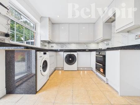 3 bedroom Terraced House to let in Rubens Close, Black Dam, Basingstoke, RG21