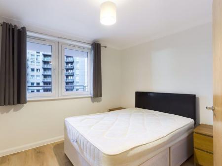 2 bedroom Flat to let in Crown Heights, Alencon Link, Basingstoke, RG21