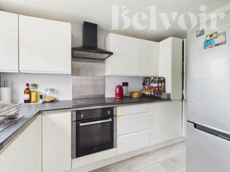 2 bedroom Flat for sale in Elizabeth Road, Basingstoke, RG22