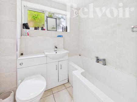 2 bedroom Flat for sale in Elizabeth Road, Basingstoke, RG22