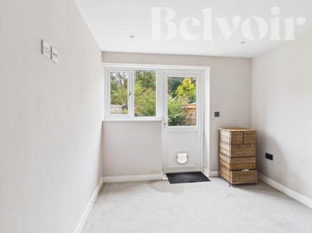 2 bedroom Flat for sale in Elizabeth Road, Basingstoke, RG22