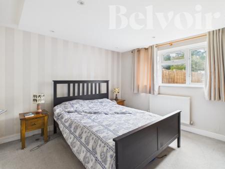 2 bedroom Flat for sale in Elizabeth Road, Basingstoke, RG22
