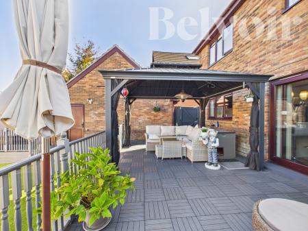 4 bedroom Detached house for sale in Heritage Park, Basingstoke, RG22