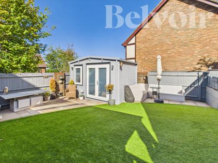 4 bedroom Detached house for sale in Heritage Park, Basingstoke, RG22
