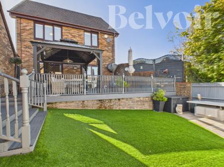 4 bedroom Detached house for sale in Heritage Park, Basingstoke, RG22