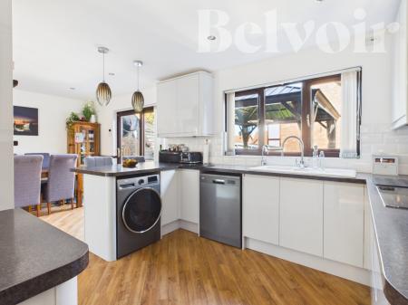 4 bedroom Detached house for sale in Heritage Park, Basingstoke, RG22