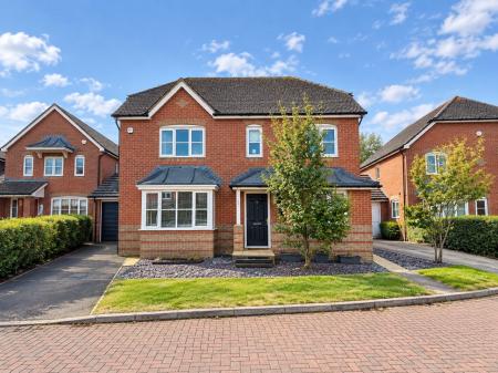 4 bedroom Detached house for sale in Dorset Crescent, Basingstoke, RG22