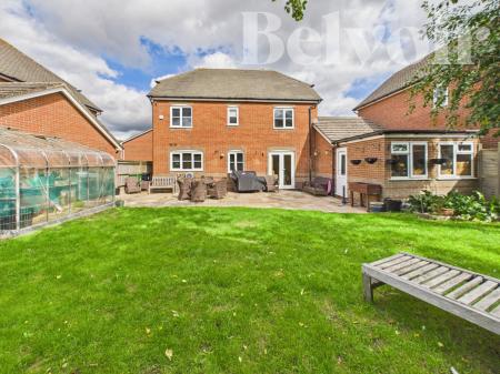 4 bedroom Detached house for sale in Dorset Crescent, Basingstoke, RG22
