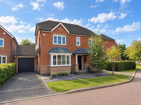 4 bedroom Detached house for sale in Dorset Crescent, Basingstoke, RG22