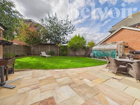 4 bedroom Detached house for sale in Dorset Crescent, Basingstoke, RG22