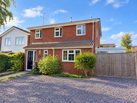 3 bedroom Detached house for sale in Well Close, North Waltham, RG25