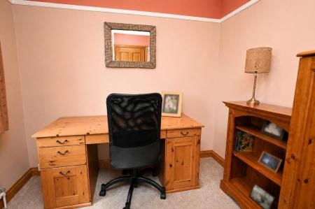 3 bedroom Detached house for sale in Well Close, North Waltham, RG25