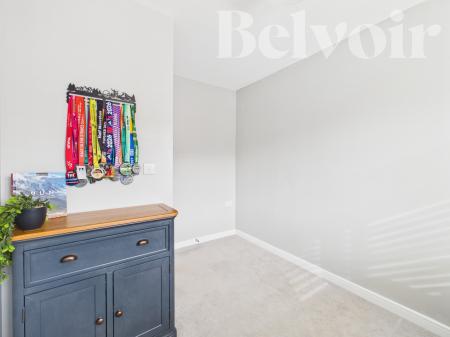 3 bedroom Semi-detached house for sale in Deanlands Farm Way, Hook, RG27