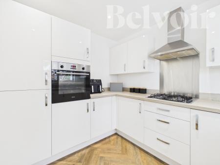 3 bedroom Semi-detached house for sale in Deanlands Farm Way, Hook, RG27