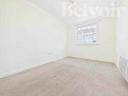2 bedroom Flat to let in Crown Heights, Alencon Link, Basingstoke, RG21