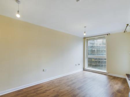 2 bedroom Flat to let in Crown Heights, Alencon Link, Basingstoke, RG21