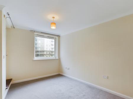 2 bedroom Flat to let in Crown Heights, Alencon Link, Basingstoke, RG21