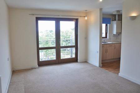 1 bedroom Flat to let in Oakridge Road, Oakridge, Basingstoke, RG21