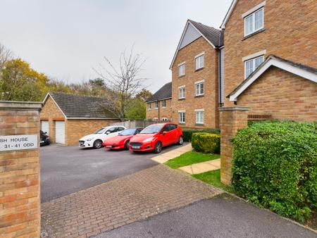 2 bedroom Flat to let in Richards Field, Chineham, Basingstoke, RG24