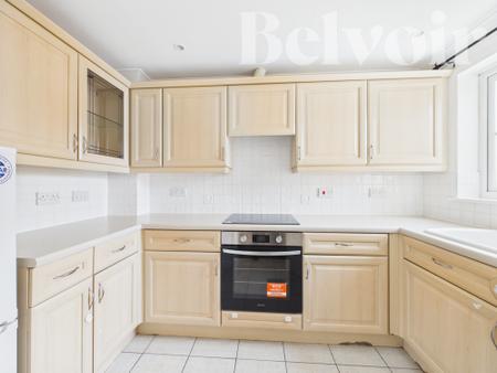 2 bedroom Terraced House to let in Wentworth Crescent, Beggarwood, Basingstoke, RG22