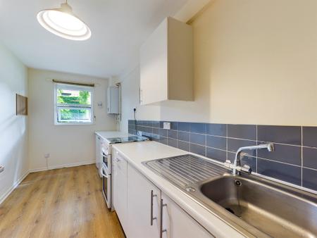 1 bedroom Flat for sale in Glamis Close, Oakley, Basingstoke, RG23