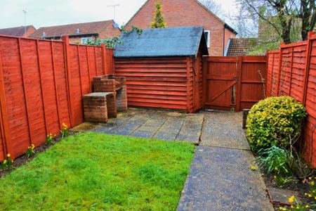 2 bedroom Terraced House to let in Blackberry Walk, Lychpit, Basingstoke, RG24