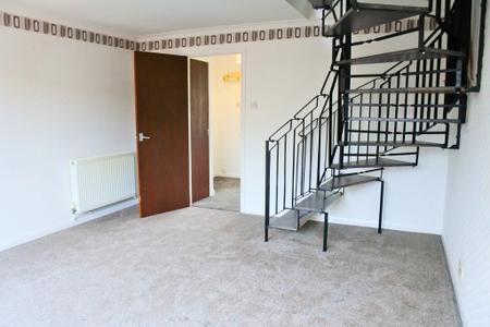 2 bedroom Terraced House to let in Blackberry Walk, Lychpit, Basingstoke, RG24