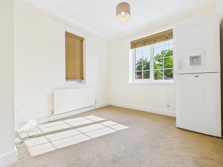 3 bedroom Semi-detached house to let in The Topiary, Lychpit, Basingstoke, RG24