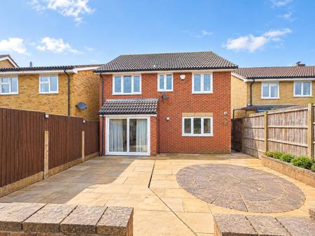 4 bedroom Detached house for sale in The Brackens, Basingstoke, RG22