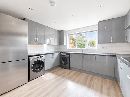 4 bedroom Detached house for sale in The Brackens, Basingstoke, RG22