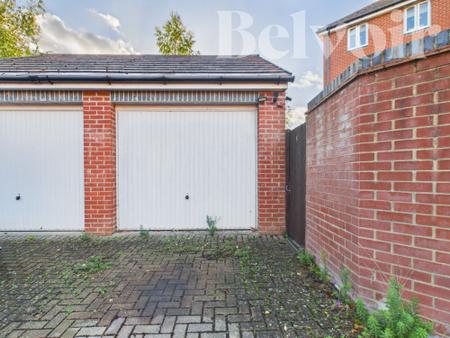5 bedroom Town house for sale in Somerville Gardens, Basingstoke, RG24