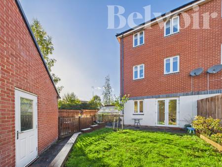 5 bedroom Town house for sale in Somerville Gardens, Basingstoke, RG24