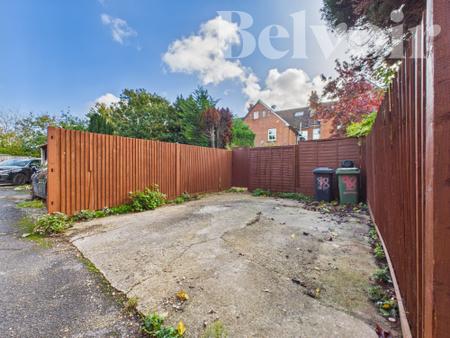 4 bedroom Terraced House for sale in Worting Road, Basingstoke, RG21