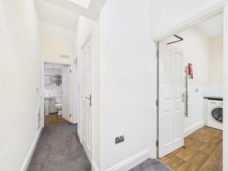 1 bedroom Flat to let in Ashburnham Road, Bedford, MK40