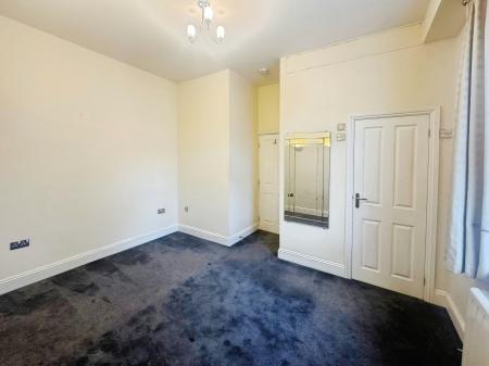 1 bedroom Flat to let in Ashburnham Road, Bedford, MK40