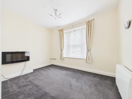 1 bedroom Flat to let in Ashburnham Road, Bedford, MK40