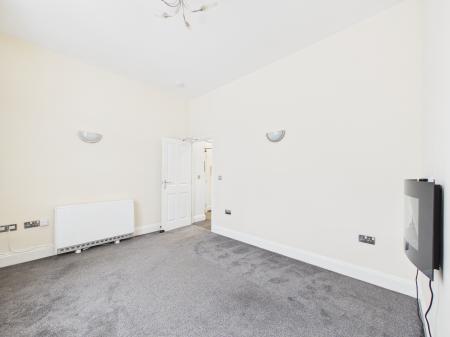 1 bedroom Flat to let in Ashburnham Road, Bedford, MK40