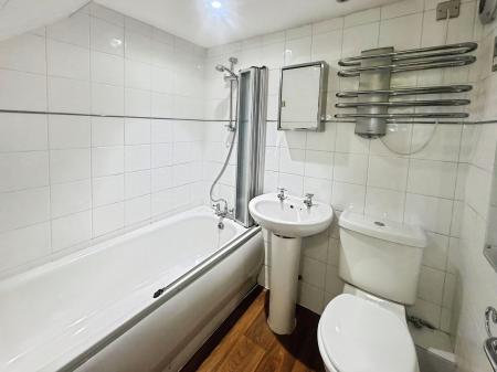 1 bedroom Flat to let in Ashburnham Road, Bedford, MK40