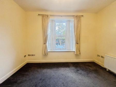 1 bedroom Flat to let in Ashburnham Road, Bedford, MK40